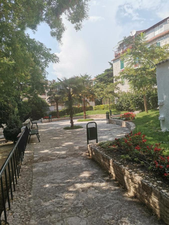 Diana Rooms And Apartment Split Exterior foto